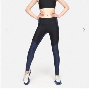 EUC Outdoor Voices Navy/Black Two-Tone leggings XS